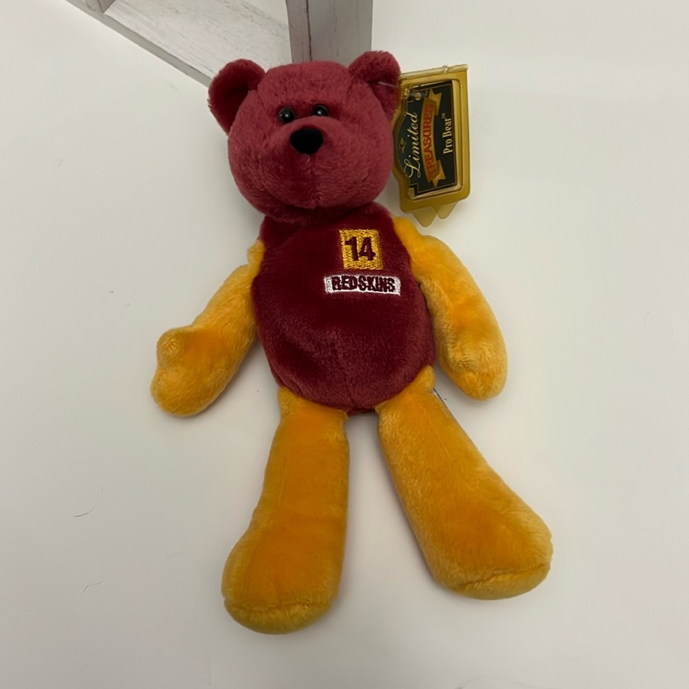 Limited Treasures Bear‎